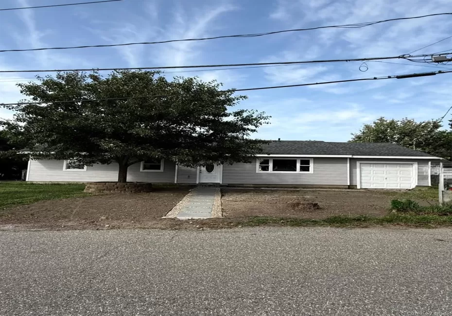 21 Astoria Road, Brookhaven, NY, 3 Bedrooms Bedrooms, 5 Rooms Rooms,1 BathroomBathrooms,Residential,For Rent,Astoria,0,1048803 21 Astoria Road, Brookhaven, NY, 3 Bedrooms Bedrooms, 5 Rooms Rooms,1 BathroomBathrooms,Residential,For Rent,Astoria,0,1048803