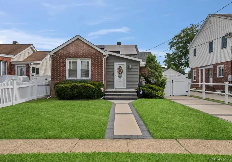 11 Belt Street, Hempstead, NY, 2 Bedrooms Bedrooms, 6 Rooms Rooms,1 BathroomBathrooms,Residential,For Rent,Belt,0,1053179 11 Belt Street, Hempstead, NY, 2 Bedrooms Bedrooms, 6 Rooms Rooms,1 BathroomBathrooms,Residential,For Rent,Belt,0,1053179