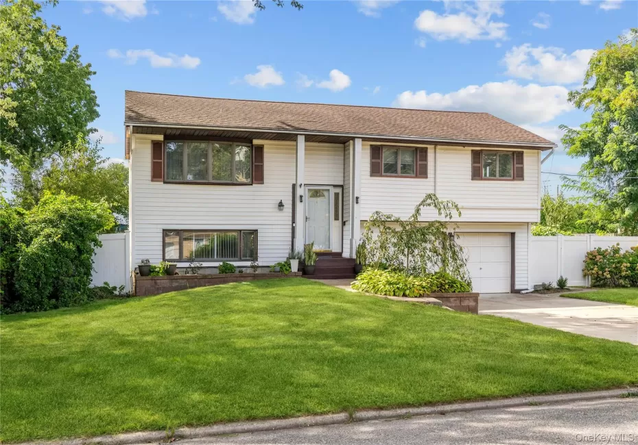 34 Bellwood Avenue, Brookhaven, NY, 4 Bedrooms Bedrooms, 8 Rooms Rooms,2 BathroomsBathrooms,Residential,For Rent,Bellwood,0,1053386 34 Bellwood Avenue, Brookhaven, NY, 4 Bedrooms Bedrooms, 8 Rooms Rooms,2 BathroomsBathrooms,Residential,For Rent,Bellwood,0,1053386