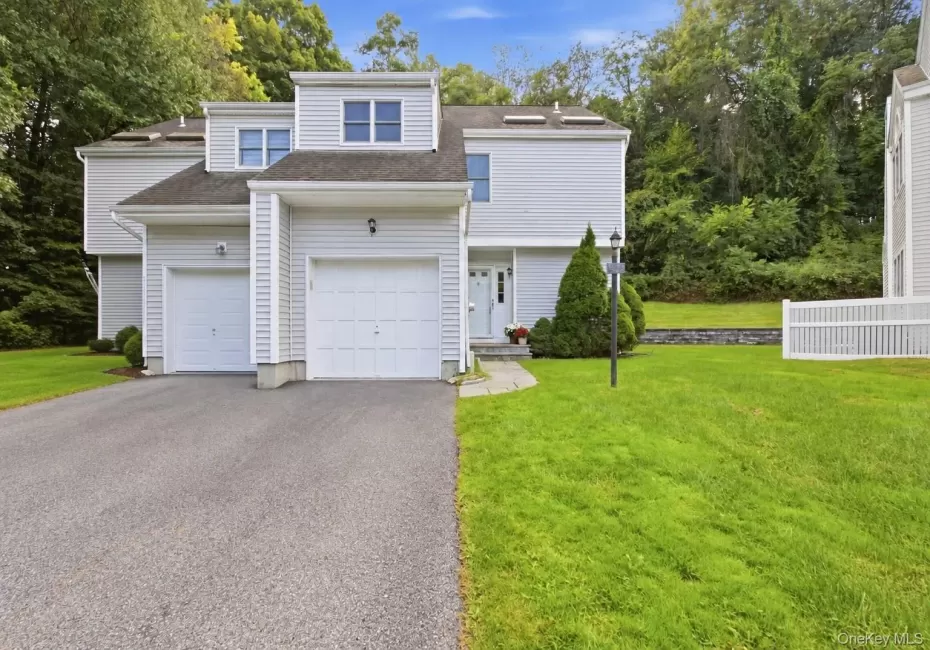 1452 Iroquois Street, Yorktown, NY, 2 Bedrooms Bedrooms, 8 Rooms Rooms,2 BathroomsBathrooms,Residential,For Rent,Iroquois,0,1054173 1452 Iroquois Street, Yorktown, NY, 2 Bedrooms Bedrooms, 8 Rooms Rooms,2 BathroomsBathrooms,Residential,For Rent,Iroquois,0,1054173