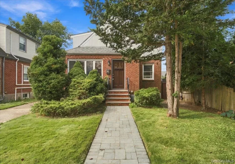 973 3rd Street, North Hempstead, NY, 4 Bedrooms Bedrooms, 6 Rooms Rooms,3 BathroomsBathrooms,Residential,For Rent,3rd,0,1053805 973 3rd Street, North Hempstead, NY, 4 Bedrooms Bedrooms, 6 Rooms Rooms,3 BathroomsBathrooms,Residential,For Rent,3rd,0,1053805