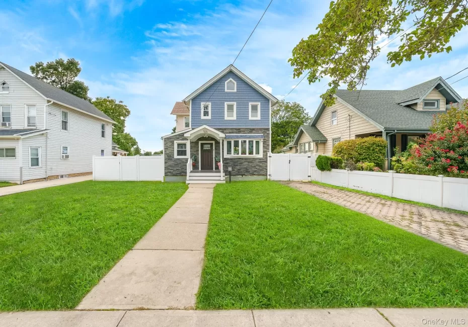 166 Church Street, Hempstead, NY, 4 Bedrooms Bedrooms, 8 Rooms Rooms,2 BathroomsBathrooms,Residential,For Rent,Church,0,1051488 166 Church Street, Hempstead, NY, 4 Bedrooms Bedrooms, 8 Rooms Rooms,2 BathroomsBathrooms,Residential,For Rent,Church,0,1051488