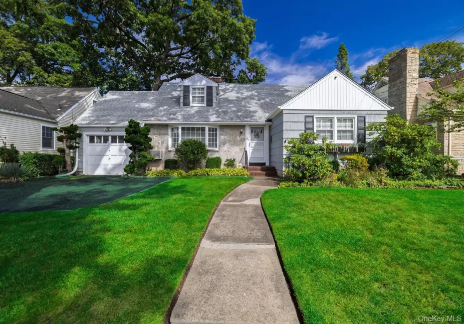175 Carpenter Street, Hempstead, NY, 4 Bedrooms Bedrooms, 6 Rooms Rooms,1 BathroomBathrooms,Residential,For Rent,Carpenter,0,1054694 175 Carpenter Street, Hempstead, NY, 4 Bedrooms Bedrooms, 6 Rooms Rooms,1 BathroomBathrooms,Residential,For Rent,Carpenter,0,1054694