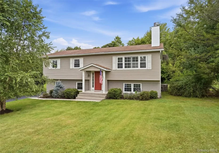 17 High Hill Avenue, Warwick (town), NY, 3 Bedrooms Bedrooms, 8 Rooms Rooms,2 BathroomsBathrooms,Residential,For Rent,High Hill,0,1054146 17 High Hill Avenue, Warwick (town), NY, 3 Bedrooms Bedrooms, 8 Rooms Rooms,2 BathroomsBathrooms,Residential,For Rent,High Hill,0,1054146