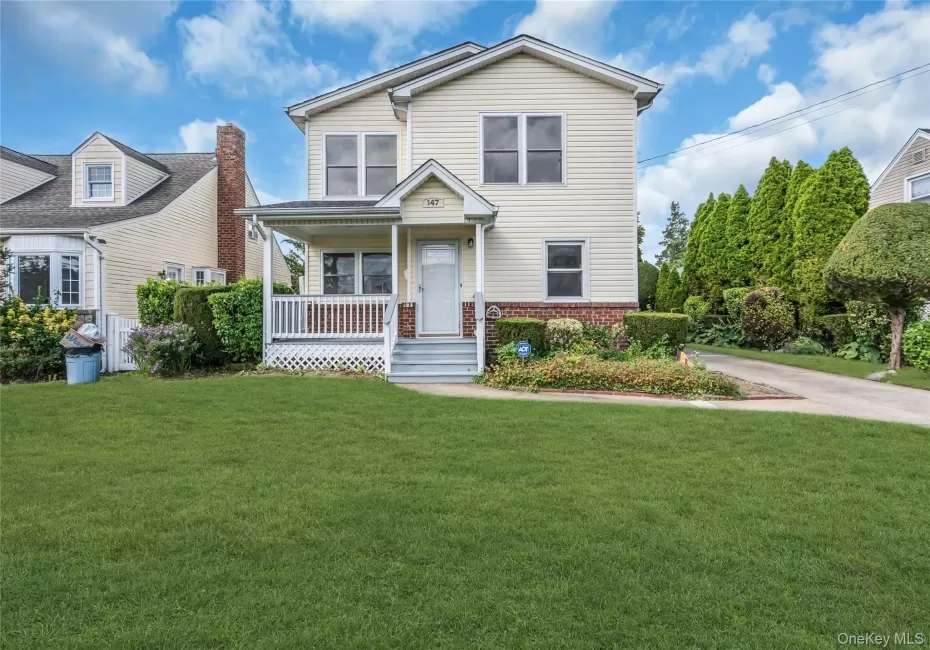 147 Broadway, Hempstead, NY, 4 Bedrooms Bedrooms, 8 Rooms Rooms,3 BathroomsBathrooms,Residential,For Rent,Broadway,0,1052760 147 Broadway, Hempstead, NY, 4 Bedrooms Bedrooms, 8 Rooms Rooms,3 BathroomsBathrooms,Residential,For Rent,Broadway,0,1052760