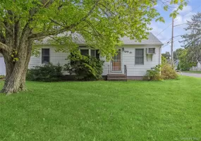 86 Log Road, Brookhaven, NY, 3 Bedrooms Bedrooms, 5 Rooms Rooms,1 BathroomBathrooms,Residential,For Rent,Log,0,1054342 86 Log Road, Brookhaven, NY, 3 Bedrooms Bedrooms, 5 Rooms Rooms,1 BathroomBathrooms,Residential,For Rent,Log,0,1054342