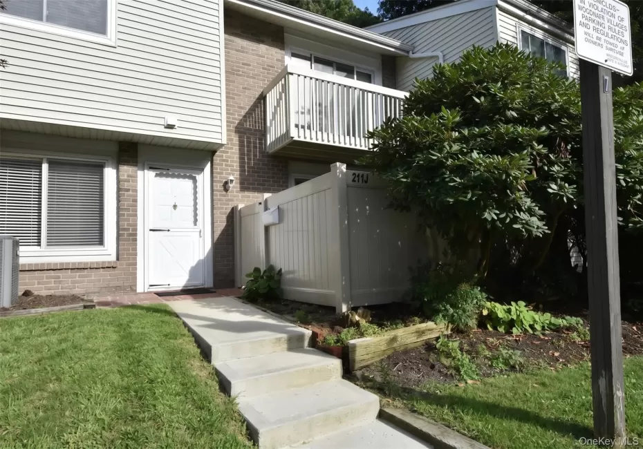 211 Springmeadow Drive, Islip, NY, 2 Bedrooms Bedrooms, 4 Rooms Rooms,1 BathroomBathrooms,Residential,For Rent,Springmeadow,0,1045986 211 Springmeadow Drive, Islip, NY, 2 Bedrooms Bedrooms, 4 Rooms Rooms,1 BathroomBathrooms,Residential,For Rent,Springmeadow,0,1045986