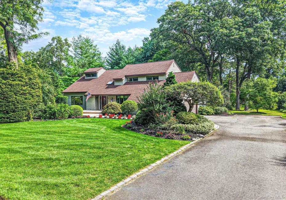 4 Kroft Court, Huntington, NY, 5 Bedrooms Bedrooms, 9 Rooms Rooms,2 BathroomsBathrooms,Residential,For Rent,Kroft,0,1052664 4 Kroft Court, Huntington, NY, 5 Bedrooms Bedrooms, 9 Rooms Rooms,2 BathroomsBathrooms,Residential,For Rent,Kroft,0,1052664