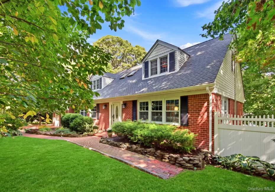 88 Little Neck Road, Huntington, NY, 4 Bedrooms Bedrooms, 8 Rooms Rooms,4 BathroomsBathrooms,Residential,For Rent,Little Neck,0,1052511 88 Little Neck Road, Huntington, NY, 4 Bedrooms Bedrooms, 8 Rooms Rooms,4 BathroomsBathrooms,Residential,For Rent,Little Neck,0,1052511