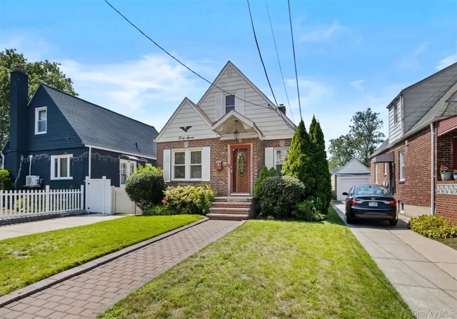 47 Alden Avenue, Hempstead, NY, 3 Bedrooms Bedrooms, 6 Rooms Rooms,2 BathroomsBathrooms,Residential,For Rent,Alden,0,1054926 47 Alden Avenue, Hempstead, NY, 3 Bedrooms Bedrooms, 6 Rooms Rooms,2 BathroomsBathrooms,Residential,For Rent,Alden,0,1054926