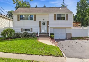 8 Ripley Drive, Huntington, NY, 3 Bedrooms Bedrooms, 7 Rooms Rooms,2 BathroomsBathrooms,Residential,For Rent,Ripley,0,1049151 8 Ripley Drive, Huntington, NY, 3 Bedrooms Bedrooms, 7 Rooms Rooms,2 BathroomsBathrooms,Residential,For Rent,Ripley,0,1049151