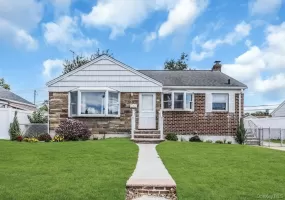 74 Bette Road, Hempstead, NY, 3 Bedrooms Bedrooms, 6 Rooms Rooms,1 BathroomBathrooms,Residential,For Rent,Bette,0,1053893 74 Bette Road, Hempstead, NY, 3 Bedrooms Bedrooms, 6 Rooms Rooms,1 BathroomBathrooms,Residential,For Rent,Bette,0,1053893