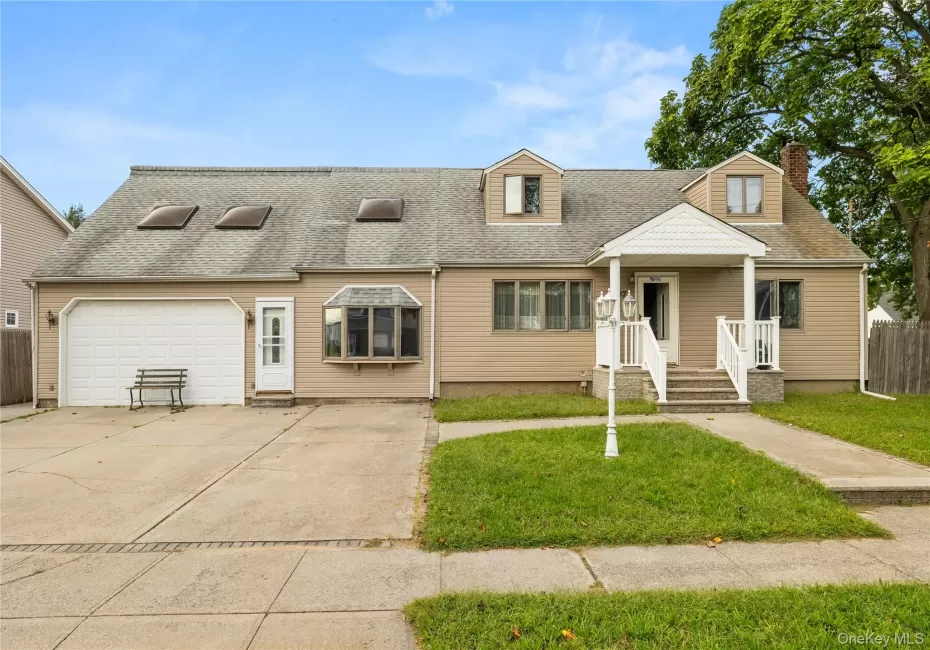 947 Park Avenue, Oyster Bay, NY, 4 Bedrooms Bedrooms, 10 Rooms Rooms,2 BathroomsBathrooms,Residential,For Rent,Park,0,1049909 947 Park Avenue, Oyster Bay, NY, 4 Bedrooms Bedrooms, 10 Rooms Rooms,2 BathroomsBathrooms,Residential,For Rent,Park,0,1049909