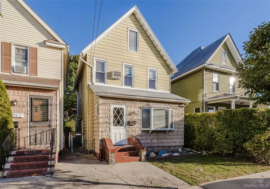 88 Searing Avenue, North Hempstead, NY, 1 Bedroom Bedrooms, 3 Rooms Rooms,1 BathroomBathrooms,Residential Lease,For Rent,Searing,0,1054418 88 Searing Avenue, North Hempstead, NY, 1 Bedroom Bedrooms, 3 Rooms Rooms,1 BathroomBathrooms,Residential Lease,For Rent,Searing,0,1054418