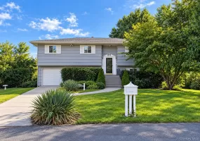 72 Sammis Avenue, Babylon, NY, 5 Bedrooms Bedrooms, 10 Rooms Rooms,2 BathroomsBathrooms,Residential,For Rent,Sammis,0,1055176 72 Sammis Avenue, Babylon, NY, 5 Bedrooms Bedrooms, 10 Rooms Rooms,2 BathroomsBathrooms,Residential,For Rent,Sammis,0,1055176