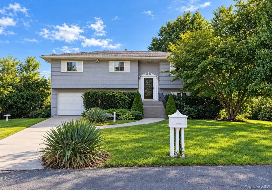 72 Sammis Avenue, Babylon, NY, 5 Bedrooms Bedrooms, 10 Rooms Rooms,2 BathroomsBathrooms,Residential,For Rent,Sammis,0,1055176 72 Sammis Avenue, Babylon, NY, 5 Bedrooms Bedrooms, 10 Rooms Rooms,2 BathroomsBathrooms,Residential,For Rent,Sammis,0,1055176