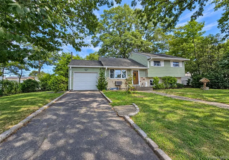 27 Halsey Street, Brookhaven, NY, 4 Bedrooms Bedrooms, 7 Rooms Rooms,1 BathroomBathrooms,Residential,For Rent,Halsey,0,1054544 27 Halsey Street, Brookhaven, NY, 4 Bedrooms Bedrooms, 7 Rooms Rooms,1 BathroomBathrooms,Residential,For Rent,Halsey,0,1054544