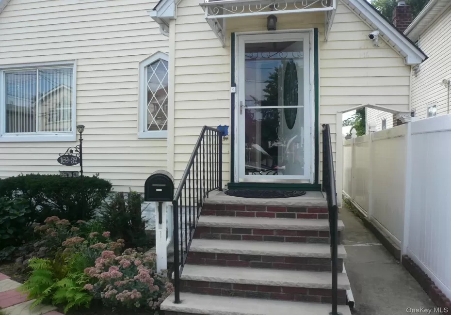 16932 144th Road, New York, NY, 4 Bedrooms Bedrooms, 8 Rooms Rooms,2 BathroomsBathrooms,Residential Lease,For Rent,144th,0,1053854 16932 144th Road, New York, NY, 4 Bedrooms Bedrooms, 8 Rooms Rooms,2 BathroomsBathrooms,Residential Lease,For Rent,144th,0,1053854