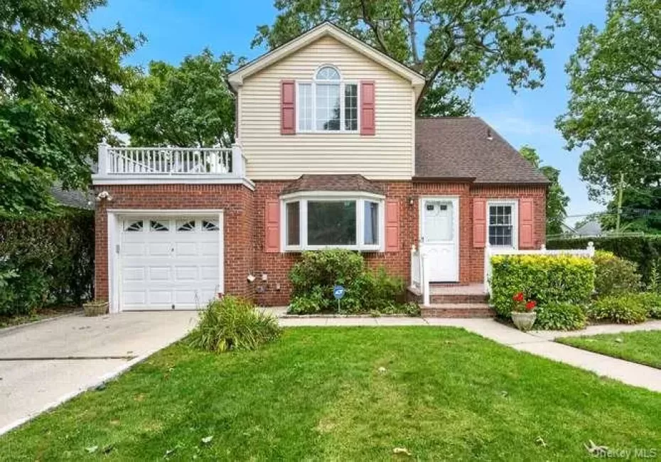 48 Maple Drive, North Hempstead, NY, 3 Bedrooms Bedrooms, 8 Rooms Rooms,2 BathroomsBathrooms,Residential,For Rent,Maple,0,1053773 48 Maple Drive, North Hempstead, NY, 3 Bedrooms Bedrooms, 8 Rooms Rooms,2 BathroomsBathrooms,Residential,For Rent,Maple,0,1053773