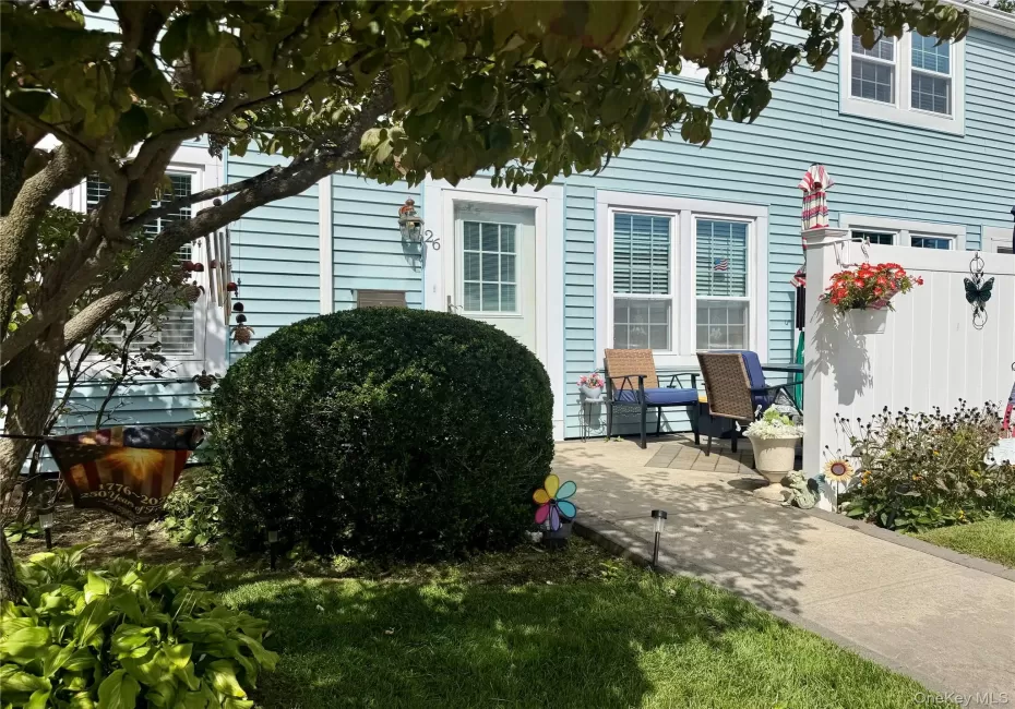 26 Whalers Cove, Babylon, NY, 2 Bedrooms Bedrooms, 5 Rooms Rooms,1 BathroomBathrooms,Residential,For Rent,Whalers,0,1055188 26 Whalers Cove, Babylon, NY, 2 Bedrooms Bedrooms, 5 Rooms Rooms,1 BathroomBathrooms,Residential,For Rent,Whalers,0,1055188