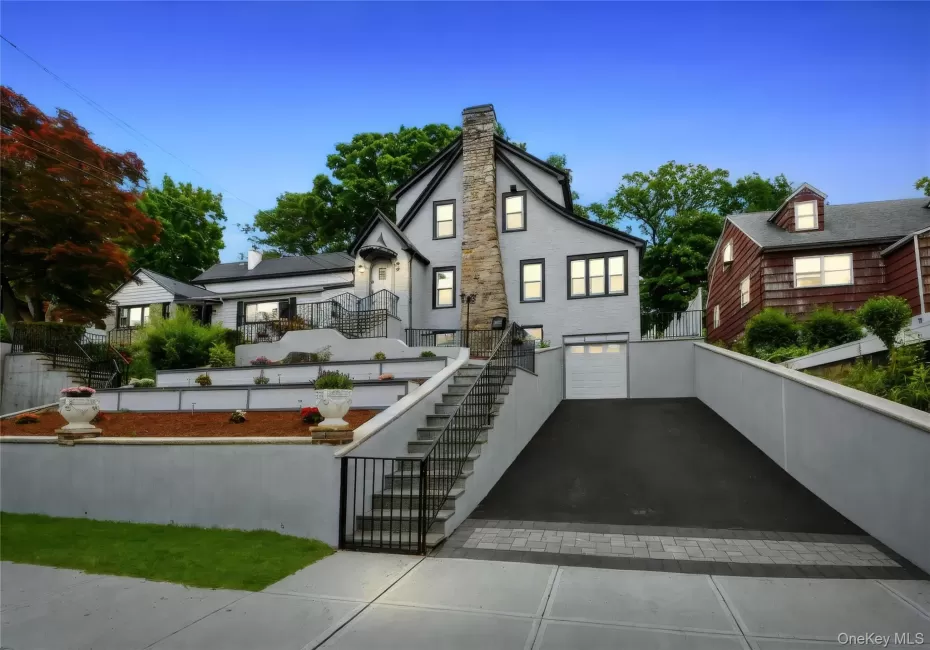 210 Rumsey Road, Yonkers, NY, 4 Bedrooms Bedrooms, 11 Rooms Rooms,2 BathroomsBathrooms,Residential Lease,For Rent,Rumsey,0,1055309 210 Rumsey Road, Yonkers, NY, 4 Bedrooms Bedrooms, 11 Rooms Rooms,2 BathroomsBathrooms,Residential Lease,For Rent,Rumsey,0,1055309