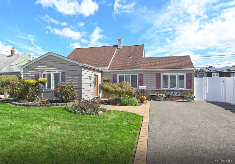 67 Wolcott Road, Hempstead, NY, 4 Bedrooms Bedrooms, 6 Rooms Rooms,1 BathroomBathrooms,Residential,For Rent,Wolcott,0,1053559 67 Wolcott Road, Hempstead, NY, 4 Bedrooms Bedrooms, 6 Rooms Rooms,1 BathroomBathrooms,Residential,For Rent,Wolcott,0,1053559