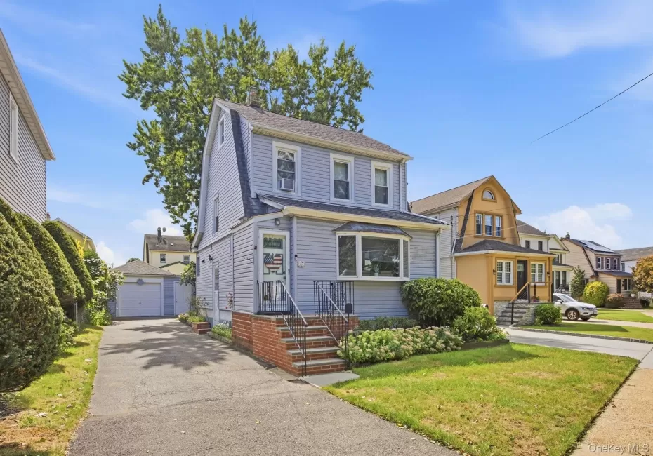 27 South Drive, Hempstead, NY, 3 Bedrooms Bedrooms, 6 Rooms Rooms,1 BathroomBathrooms,Residential,For Rent,South,0,1054894 27 South Drive, Hempstead, NY, 3 Bedrooms Bedrooms, 6 Rooms Rooms,1 BathroomBathrooms,Residential,For Rent,South,0,1054894