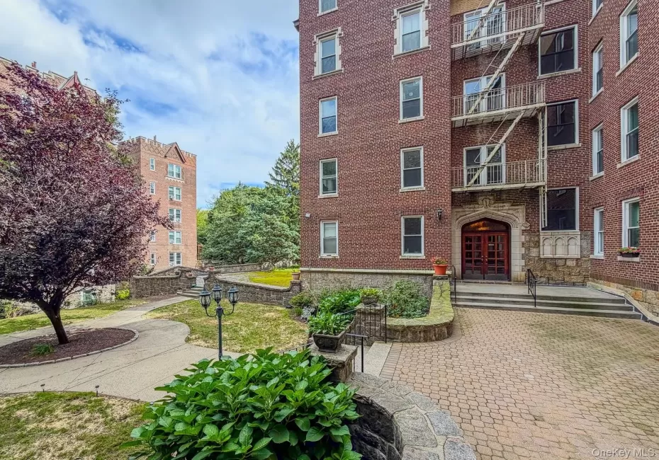 1428 Midland Avenue, Yonkers, NY, 2 Bedrooms Bedrooms, 5 Rooms Rooms,1 BathroomBathrooms,Residential,For Rent,Midland,0,1055300 1428 Midland Avenue, Yonkers, NY, 2 Bedrooms Bedrooms, 5 Rooms Rooms,1 BathroomBathrooms,Residential,For Rent,Midland,0,1055300