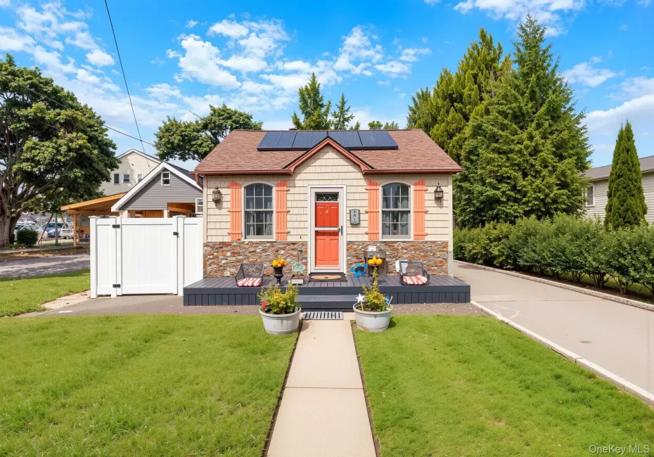 23 Dewey Place, Babylon, NY, 2 Bedrooms Bedrooms, 4 Rooms Rooms,1 BathroomBathrooms,Residential,For Rent,Dewey,0,1047073 23 Dewey Place, Babylon, NY, 2 Bedrooms Bedrooms, 4 Rooms Rooms,1 BathroomBathrooms,Residential,For Rent,Dewey,0,1047073