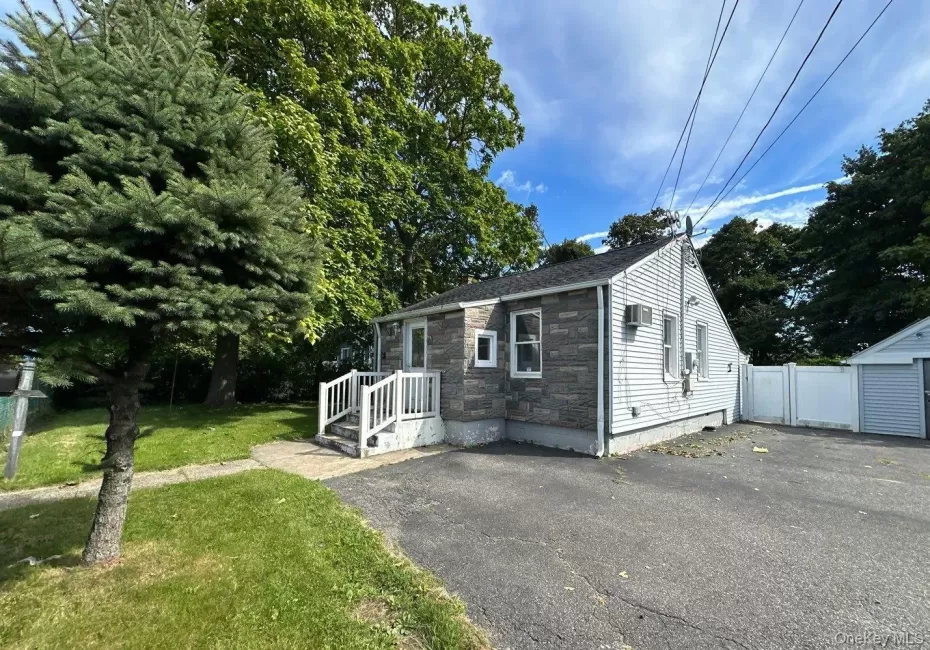 184 Suffolk Avenue, Islip, NY, 2 Bedrooms Bedrooms, 5 Rooms Rooms,1 BathroomBathrooms,Residential,For Rent,Suffolk,0,1054848 184 Suffolk Avenue, Islip, NY, 2 Bedrooms Bedrooms, 5 Rooms Rooms,1 BathroomBathrooms,Residential,For Rent,Suffolk,0,1054848
