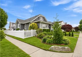 58 Windsor Parkway, Hempstead, NY, 4 Bedrooms Bedrooms, 8 Rooms Rooms,2 BathroomsBathrooms,Residential,For Rent,Windsor,0,1054915 58 Windsor Parkway, Hempstead, NY, 4 Bedrooms Bedrooms, 8 Rooms Rooms,2 BathroomsBathrooms,Residential,For Rent,Windsor,0,1054915