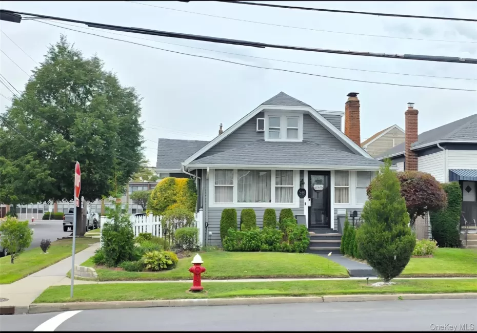 58 Windsor Parkway, Hempstead, NY, 4 Bedrooms Bedrooms, 8 Rooms Rooms,2 BathroomsBathrooms,Residential,For Rent,Windsor,0,1054915 58 Windsor Parkway, Hempstead, NY, 4 Bedrooms Bedrooms, 8 Rooms Rooms,2 BathroomsBathrooms,Residential,For Rent,Windsor,0,1054915