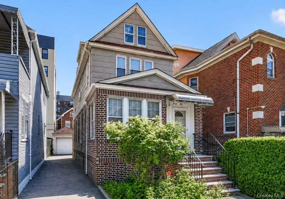 4084 Denman Street, New York, NY, 4 Bedrooms Bedrooms, 8 Rooms Rooms,2 BathroomsBathrooms,Residential,For Rent,Denman,0,1055293 4084 Denman Street, New York, NY, 4 Bedrooms Bedrooms, 8 Rooms Rooms,2 BathroomsBathrooms,Residential,For Rent,Denman,0,1055293