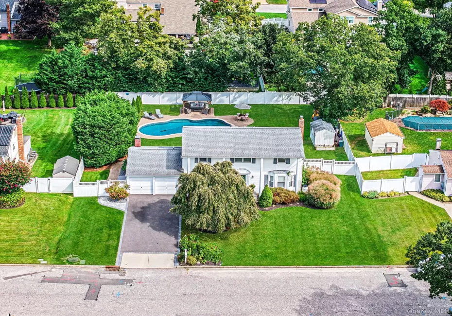 19 Pritchard Crescent, Brookhaven, NY, 4 Bedrooms Bedrooms, 9 Rooms Rooms,2 BathroomsBathrooms,Residential,For Rent,Pritchard,0,1055277 19 Pritchard Crescent, Brookhaven, NY, 4 Bedrooms Bedrooms, 9 Rooms Rooms,2 BathroomsBathrooms,Residential,For Rent,Pritchard,0,1055277