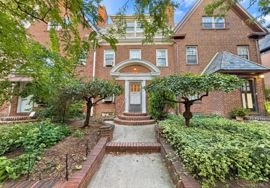 34-41 74th Street, New York, NY, 4 Bedrooms Bedrooms, 7 Rooms Rooms,2 BathroomsBathrooms,Residential,For Rent,74th,0,1052947 34-41 74th Street, New York, NY, 4 Bedrooms Bedrooms, 7 Rooms Rooms,2 BathroomsBathrooms,Residential,For Rent,74th,0,1052947