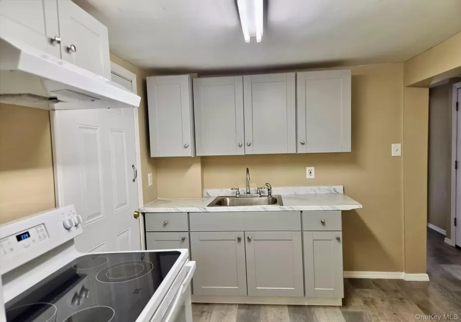 11 Centerwood Street, Babylon, NY, 2 Bedrooms Bedrooms, 5 Rooms Rooms,1 BathroomBathrooms,Residential Lease,For Rent,Centerwood,0,1055645 11 Centerwood Street, Babylon, NY, 2 Bedrooms Bedrooms, 5 Rooms Rooms,1 BathroomBathrooms,Residential Lease,For Rent,Centerwood,0,1055645