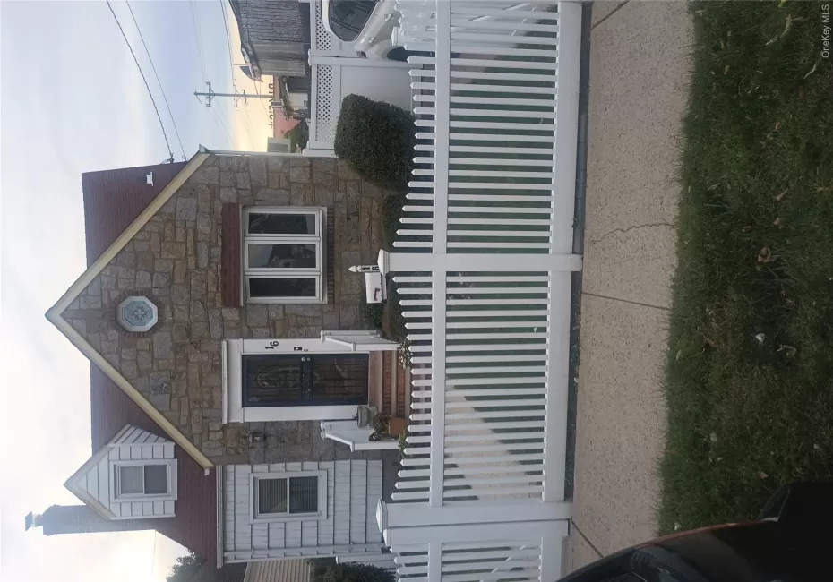 16 Stone Street, Hempstead, NY, 3 Bedrooms Bedrooms, 7 Rooms Rooms,2 BathroomsBathrooms,Residential,For Rent,Stone,0,1055614 16 Stone Street, Hempstead, NY, 3 Bedrooms Bedrooms, 7 Rooms Rooms,2 BathroomsBathrooms,Residential,For Rent,Stone,0,1055614