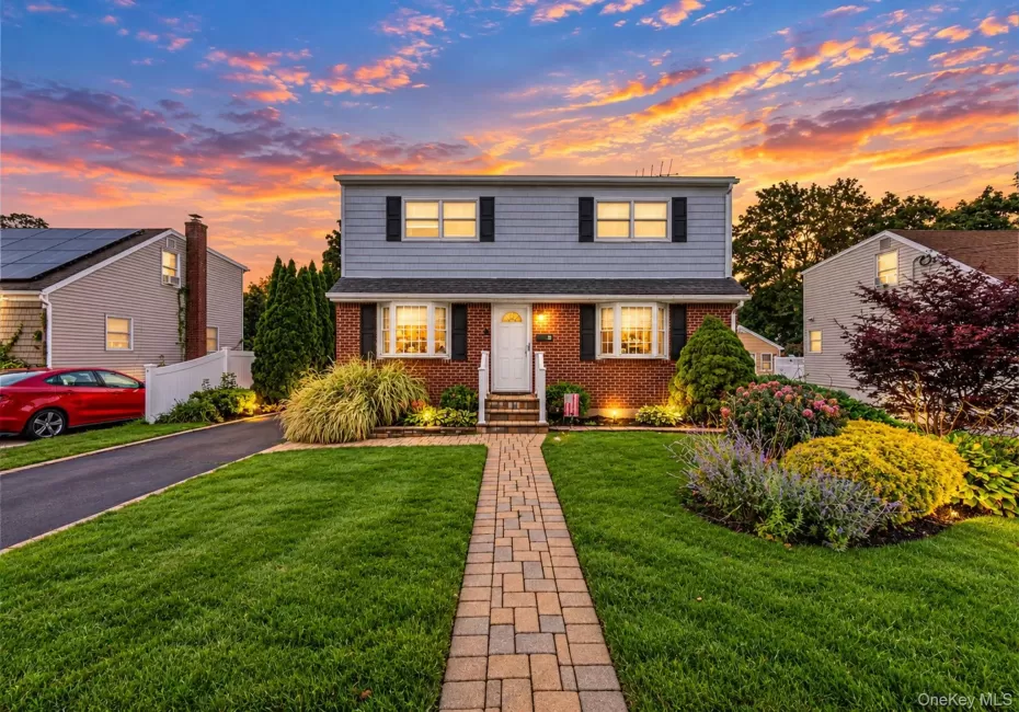 9 Cortelyou Street, Huntington, NY, 4 Bedrooms Bedrooms, 13 Rooms Rooms,2 BathroomsBathrooms,Residential,For Rent,Cortelyou,0,1055746 9 Cortelyou Street, Huntington, NY, 4 Bedrooms Bedrooms, 13 Rooms Rooms,2 BathroomsBathrooms,Residential,For Rent,Cortelyou,0,1055746