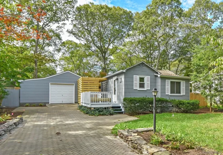 31 East Street, Southampton, NY, 1 Bedroom Bedrooms, 3 Rooms Rooms,1 BathroomBathrooms,Residential Lease,For Rent,East,0,1055747 31 East Street, Southampton, NY, 1 Bedroom Bedrooms, 3 Rooms Rooms,1 BathroomBathrooms,Residential Lease,For Rent,East,0,1055747