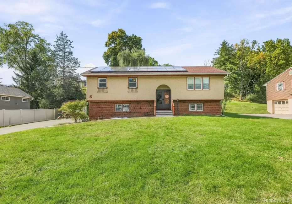 5 Bird Lane, Poughkeepsie, NY, 3 Bedrooms Bedrooms, 6 Rooms Rooms,2 BathroomsBathrooms,Residential,For Rent,Bird,0,1055735 5 Bird Lane, Poughkeepsie, NY, 3 Bedrooms Bedrooms, 6 Rooms Rooms,2 BathroomsBathrooms,Residential,For Rent,Bird,0,1055735