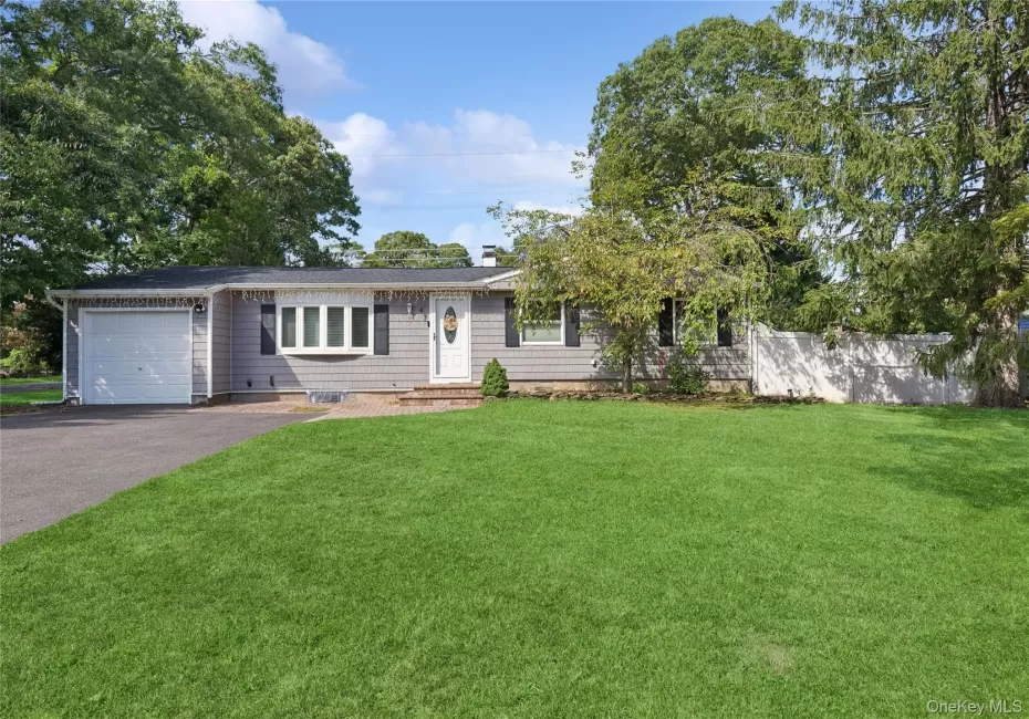 47 Rexmere Avenue, Brookhaven, NY, 3 Bedrooms Bedrooms, 8 Rooms Rooms,1 BathroomBathrooms,Residential,For Rent,Rexmere,0,1055253 47 Rexmere Avenue, Brookhaven, NY, 3 Bedrooms Bedrooms, 8 Rooms Rooms,1 BathroomBathrooms,Residential,For Rent,Rexmere,0,1055253