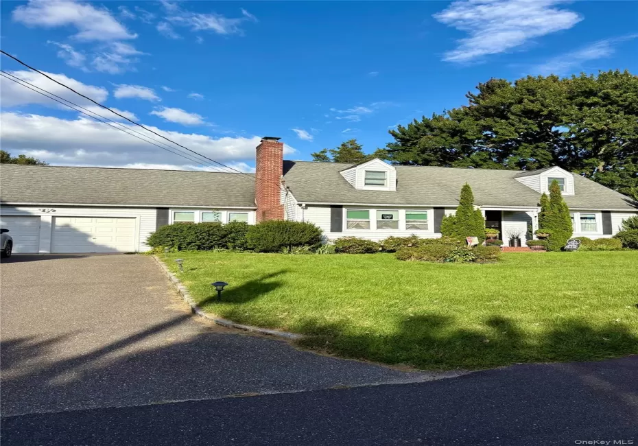 28 Summit Avenue, Huntington, NY, 4 Bedrooms Bedrooms, 8 Rooms Rooms,2 BathroomsBathrooms,Residential Lease,For Rent,Summit,0,1055274 28 Summit Avenue, Huntington, NY, 4 Bedrooms Bedrooms, 8 Rooms Rooms,2 BathroomsBathrooms,Residential Lease,For Rent,Summit,0,1055274