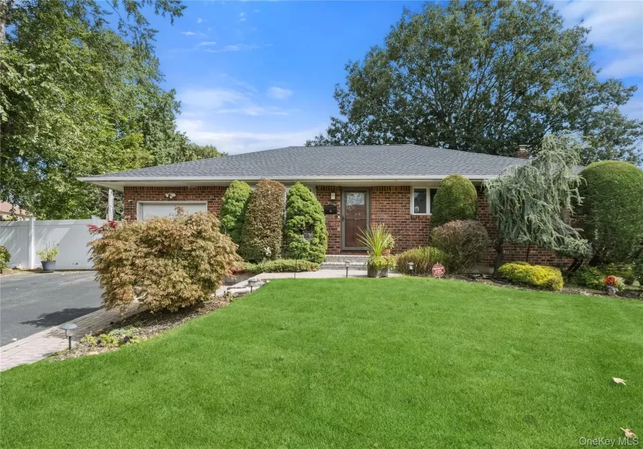 15 Elmwood Lane, Oyster Bay, NY, 3 Bedrooms Bedrooms, 7 Rooms Rooms,2 BathroomsBathrooms,Residential,For Rent,Elmwood,0,1053095 15 Elmwood Lane, Oyster Bay, NY, 3 Bedrooms Bedrooms, 7 Rooms Rooms,2 BathroomsBathrooms,Residential,For Rent,Elmwood,0,1053095