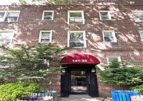 141-35 79th Avenue, New York, NY, 1 Bedroom Bedrooms, 4 Rooms Rooms,1 BathroomBathrooms,Residential,For Rent,79th,0,1055689 141-35 79th Avenue, New York, NY, 1 Bedroom Bedrooms, 4 Rooms Rooms,1 BathroomBathrooms,Residential,For Rent,79th,0,1055689