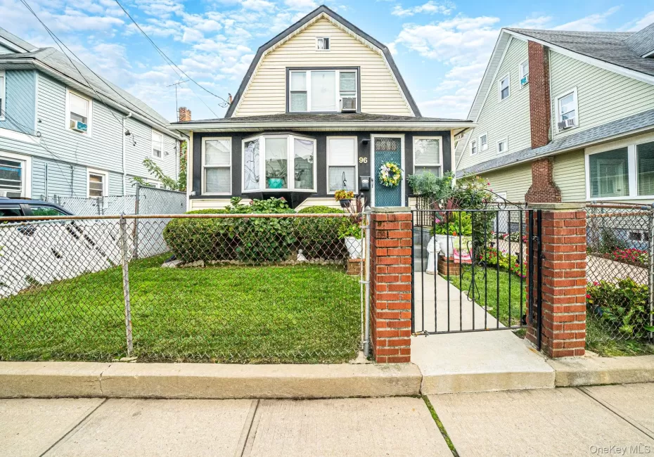 96 Van Cott Avenue, Hempstead, NY, 3 Bedrooms Bedrooms, 8 Rooms Rooms,2 BathroomsBathrooms,Residential,For Rent,Van Cott,0,1055818 96 Van Cott Avenue, Hempstead, NY, 3 Bedrooms Bedrooms, 8 Rooms Rooms,2 BathroomsBathrooms,Residential,For Rent,Van Cott,0,1055818