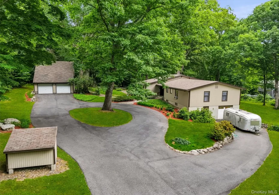 176 Route 118, Somers, NY, 4 Bedrooms Bedrooms, 9 Rooms Rooms,2 BathroomsBathrooms,Residential,For Rent,Route 118,0,1000328 176 Route 118, Somers, NY, 4 Bedrooms Bedrooms, 9 Rooms Rooms,2 BathroomsBathrooms,Residential,For Rent,Route 118,0,1000328