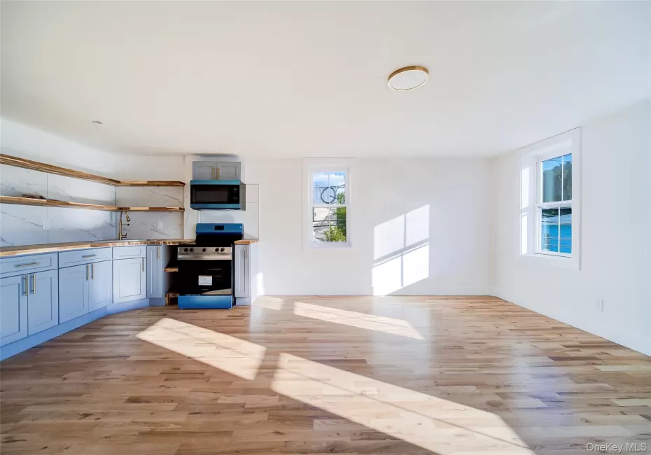 258 State Street, Hudson, NY, 2 Bedrooms Bedrooms, 3 Rooms Rooms,1 BathroomBathrooms,Residential Lease,For Rent,State,0,1056256 258 State Street, Hudson, NY, 2 Bedrooms Bedrooms, 3 Rooms Rooms,1 BathroomBathrooms,Residential Lease,For Rent,State,0,1056256