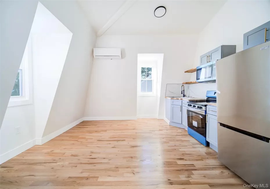 258 State Street, Hudson, NY, 1 Bedroom Bedrooms, 2 Rooms Rooms,1 BathroomBathrooms,Residential Lease,For Rent,State,0,1056271 258 State Street, Hudson, NY, 1 Bedroom Bedrooms, 2 Rooms Rooms,1 BathroomBathrooms,Residential Lease,For Rent,State,0,1056271