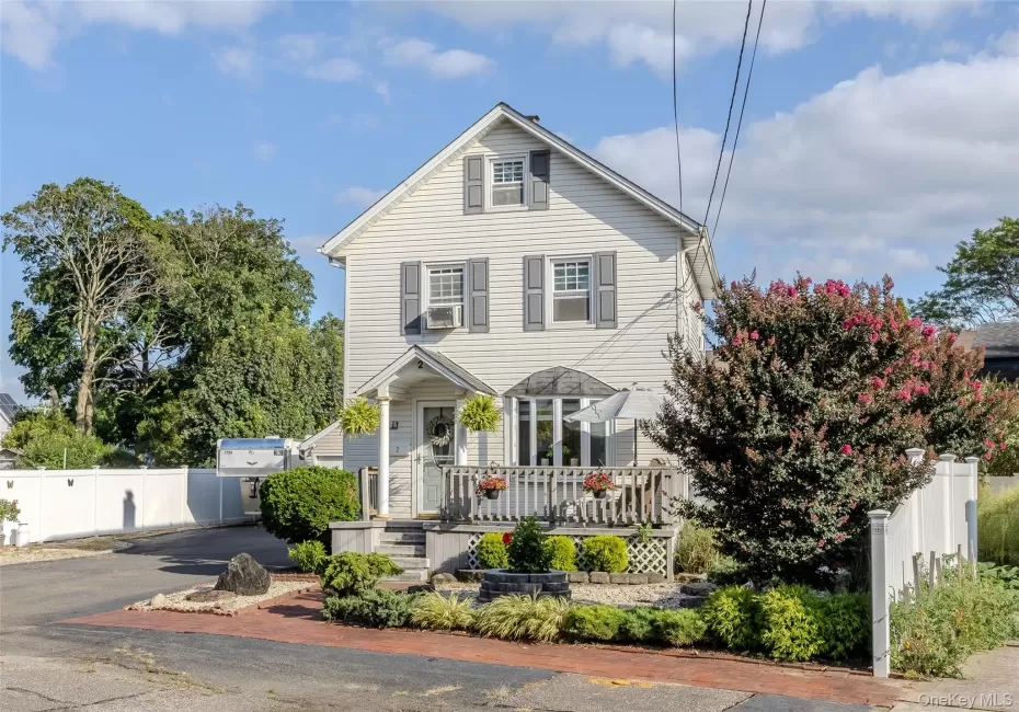 2 Dean Street, Oyster Bay, NY, 3 Bedrooms Bedrooms, 5 Rooms Rooms,1 BathroomBathrooms,Residential,For Rent,Dean,0,1053882 2 Dean Street, Oyster Bay, NY, 3 Bedrooms Bedrooms, 5 Rooms Rooms,1 BathroomBathrooms,Residential,For Rent,Dean,0,1053882