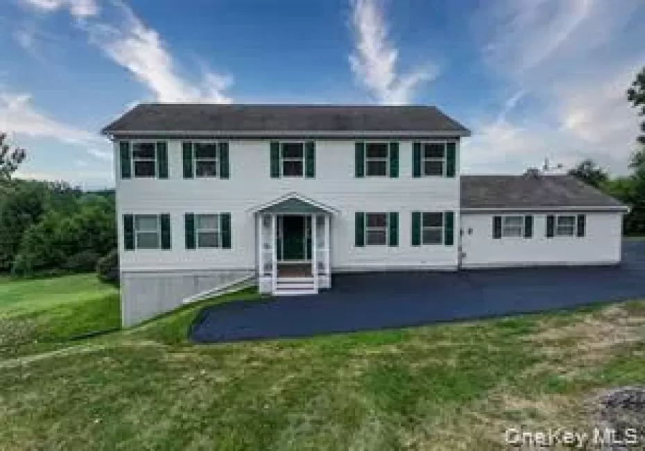 10 Ashlyn Drive, Marlboro, NY, 2 Bedrooms Bedrooms, 5 Rooms Rooms,1 BathroomBathrooms,Residential Lease,For Rent,Ashlyn,0,1055808 10 Ashlyn Drive, Marlboro, NY, 2 Bedrooms Bedrooms, 5 Rooms Rooms,1 BathroomBathrooms,Residential Lease,For Rent,Ashlyn,0,1055808